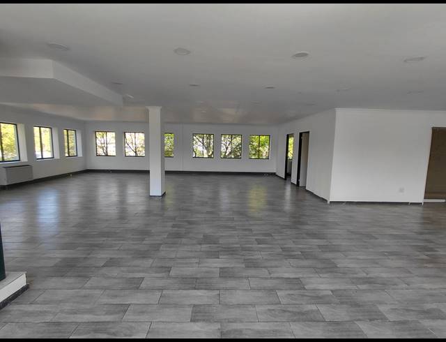 198M² OFFICE TO LET IN BRYANSTON